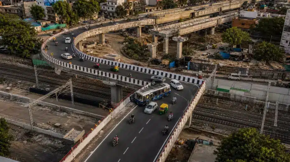 À Bhopal, un chantier de dix ans devait aider 300 000 usagers : cette courbe écarte sept responsables