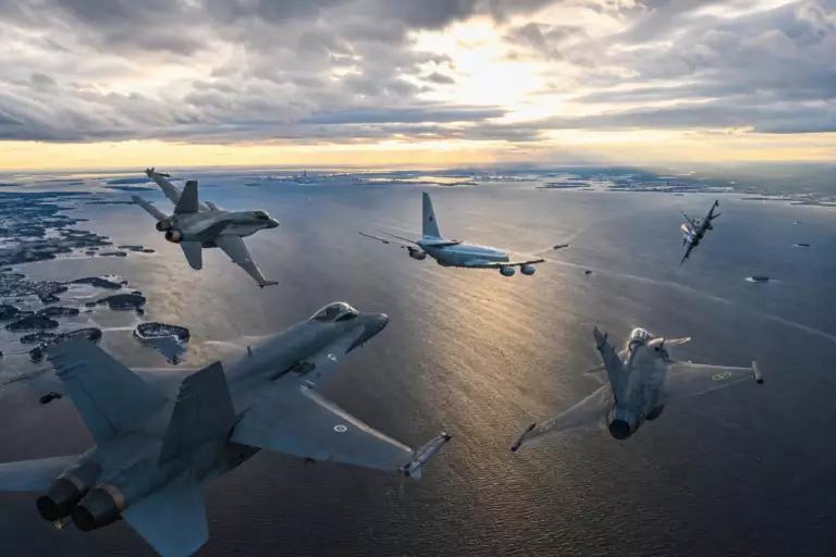 Au-dessus du golfe de Finlande, deux armées de l’air réagissent en quelques minutes : ce que ces interceptions russes révèlent