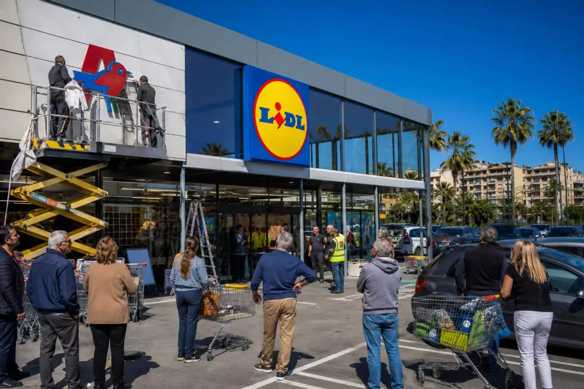 Auchan cède 17 magasins à Lidl : la liste des villes concernées et la date du changement d’enseigne