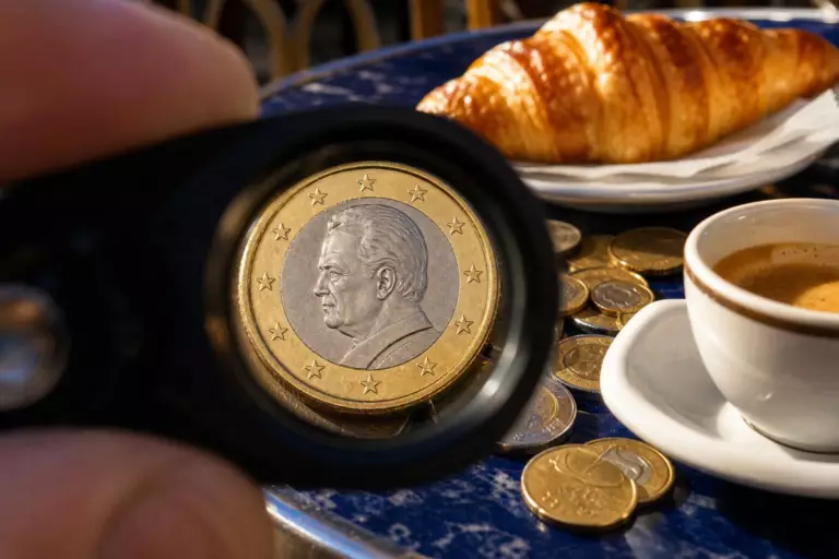 Cette pièce de 1 € utilisée chaque jour par les français vaut une fortune, voici comment la distinguer des autres