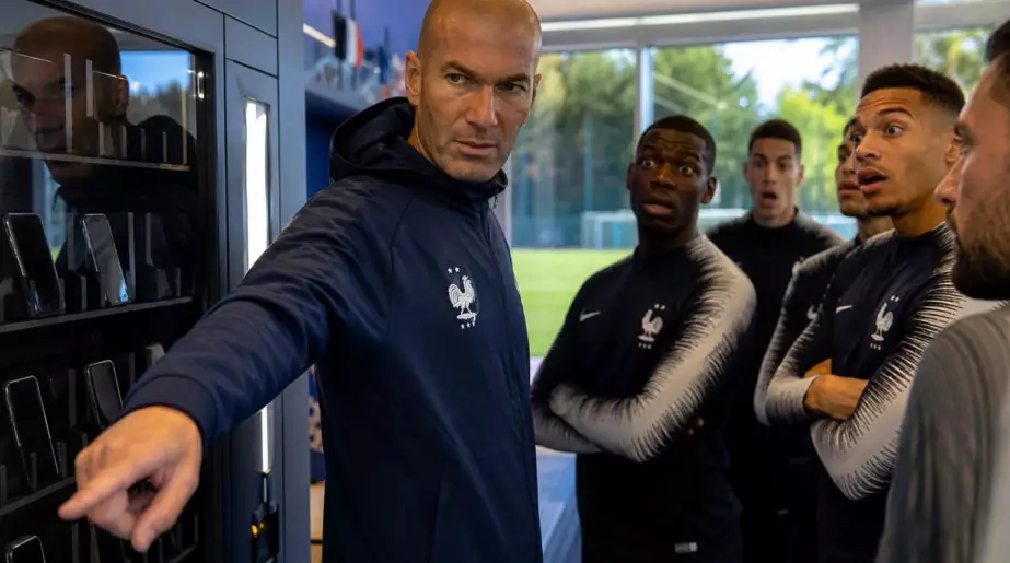 Coiffeurs interdits, arrivées cachées : voici le cadre très strict posé par Zidane pour son premier stage