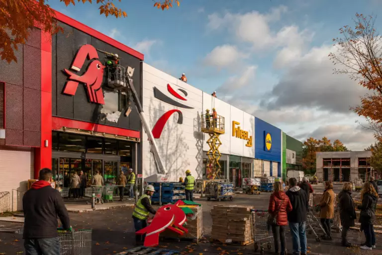 Dès le 1er octobre 2026, 164 magasins changent d’enseigne : les 17 derniers attendent encore de connaître leur sort