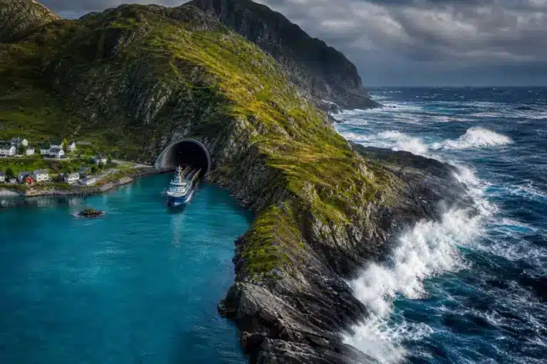 En Norvège, un tunnel de 1,7 km percé dans la montagne offrira aux bateaux un passage pour contourner l’une des mers les plus redoutées d’Europe