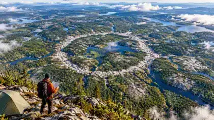 Il cherchait simplement un endroit où camper sur Google Maps : ce cercle de 25 km cachait un cratère vieux de 390 millions d’années