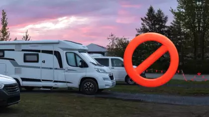 Il stationne son camping-car sur son propre terrain pendant des semaines : le signalement d’un voisin révèle le moment très précis où la mairie peut enfin intervenir