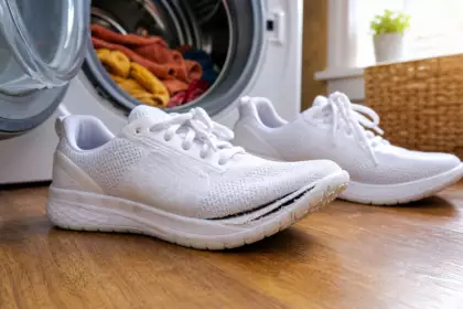 Je lançais le programme court sur mes baskets presque tous les mois : le jour où j’ai regardé le bord des semelles, j’ai compris les dégâts de la chaleur