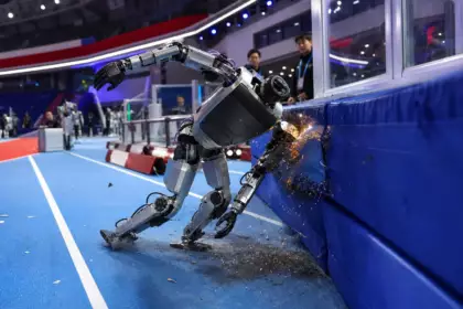 La chute spectaculaire d’un robot humanoïde avant les « Jeux olympiques des robots » fait le tour du web
