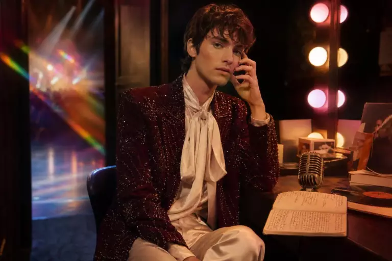 Pierre de Maere se confie sur son nouvel album fait d’histoires vraies : « Le coming out est un immense soulagement »