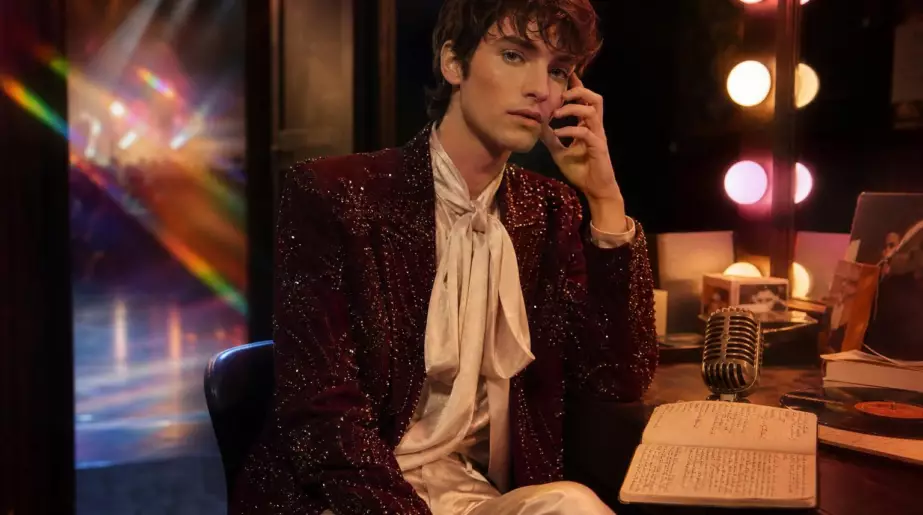 Pierre de Maere se confie sur son nouvel album fait d’histoires vraies : « Le coming out est un immense soulagement »