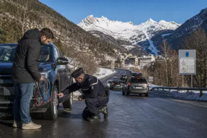 Pneus hiver obligatoires : la carte des départements concernés que beaucoup d’automobilistes découvrent au premier contrôle