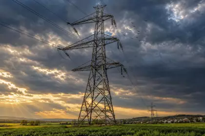 Pourquoi les pylônes électriques ont cette forme : l’histoire d’un dessin vieux de près d’un siècle