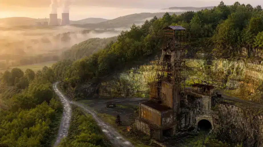 Sous les forêts du Limousin dort un trésor d’uranium : voici pourquoi personne ne vient le chercher