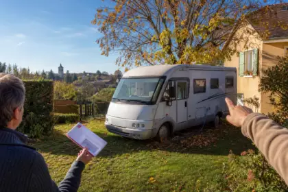 Un camping-car immobilisé plus de trois mois sur un terrain : la règle que 9 propriétaires sur 10 ignorent