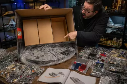 Un collectionneur ouvre un vaisseau LEGO de 7 541 éléments : la marque corrige une erreur d’usine vieille de huit ans