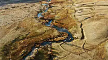 Un gisement de pétrole brut redécouvert dans les Landes pourrait couvrir 22 % des besoins français : pourtant, le projet reste bloqué depuis six mois